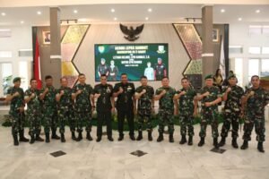 acara Pisah Sambut Komandan Detasemen Polisi Militer (Dandenpom) III/2 Garut dari Letnan Kolonel (Letkol) CPM Harmaji kepada Mayor CPM Irawan, yang dilaksanakan di Gedung Pendopo Kabupaten Garut, Jalan Kiansantang, Kecamatan Garut Kota, Senin (27/4/2026)